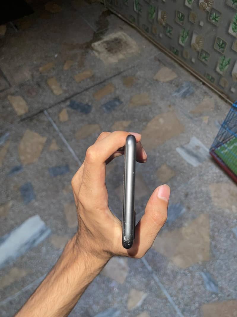 Apple iPhone 8 Plus 3