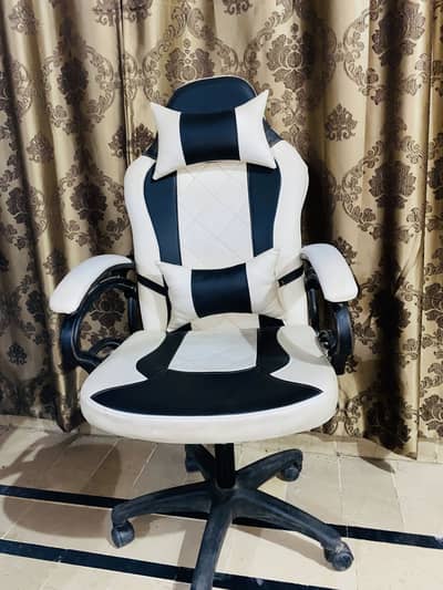 Office chair/ gaming chair
