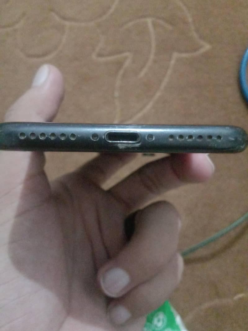 Apple iPhone 7 3