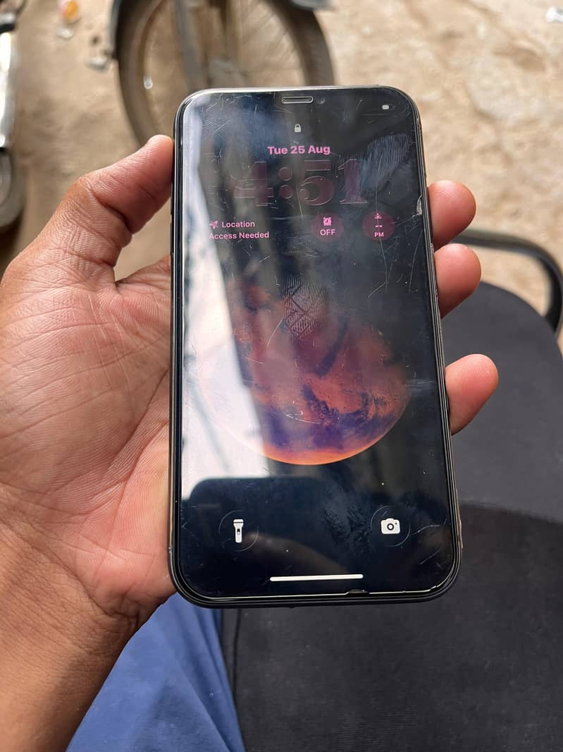 Apple iPhone 11 4