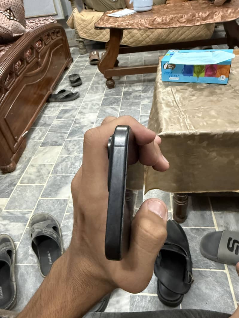 Apple iPhone 15 Pro Max 1
