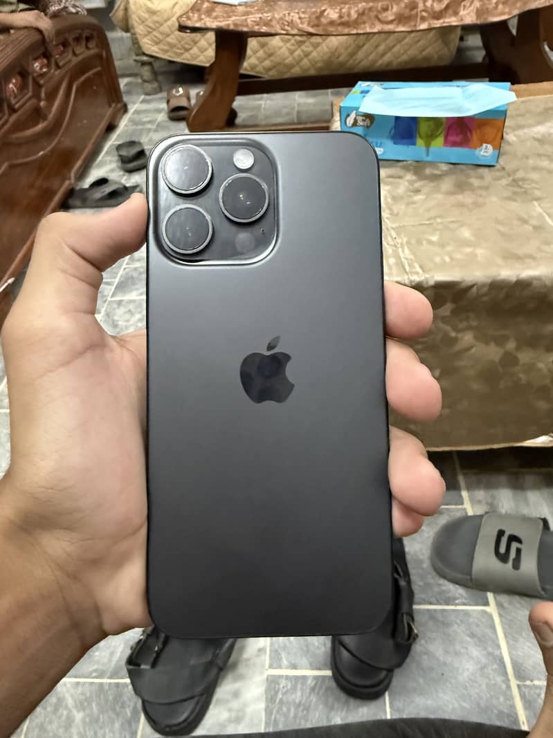 Apple iPhone 15 Pro Max 6