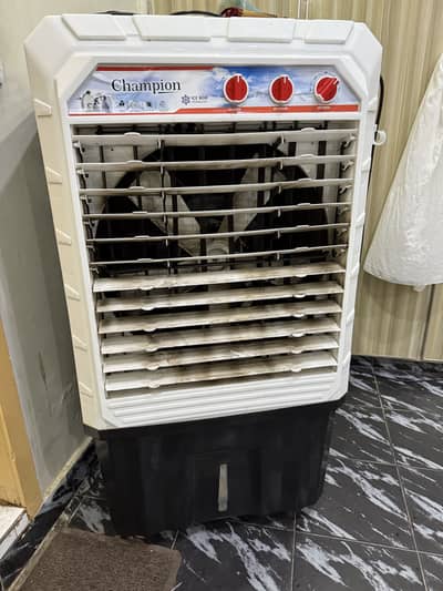 Champion cooler 2 months used.  Electric cooler