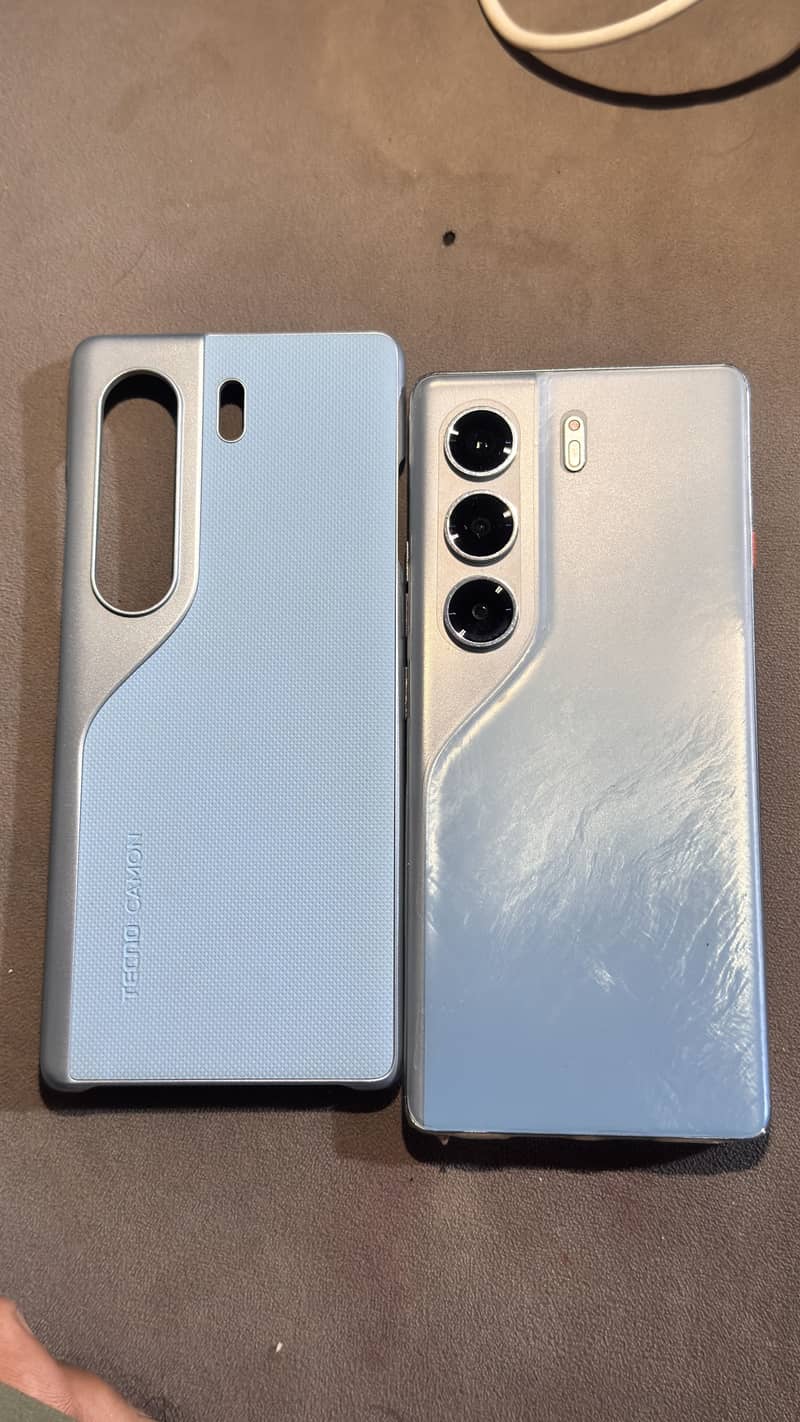 Tecno Camon 40 Pro 0