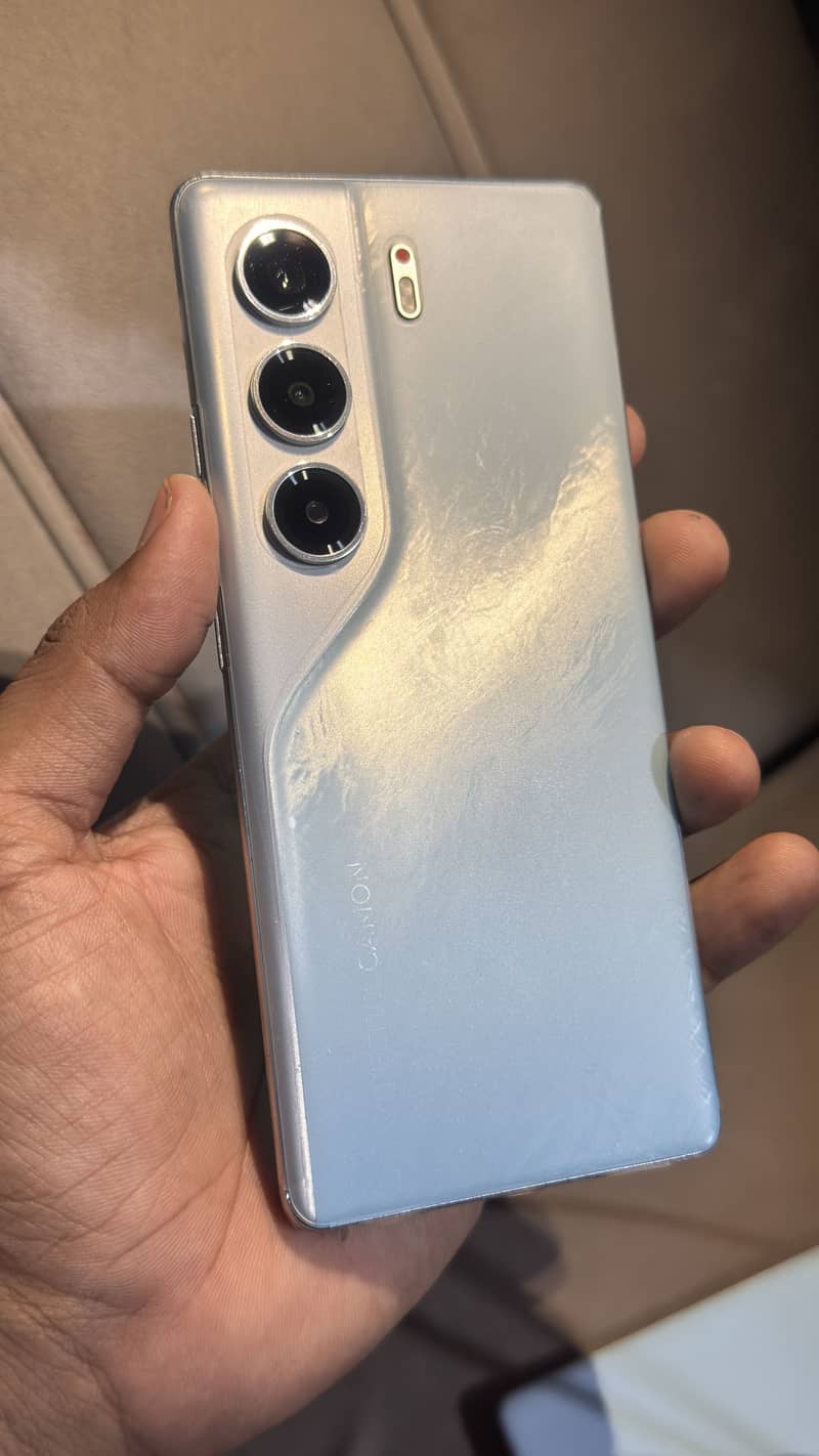 Tecno Camon 40 Pro 9
