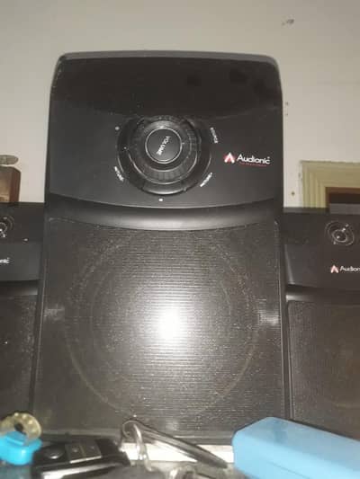 Audionic speakers