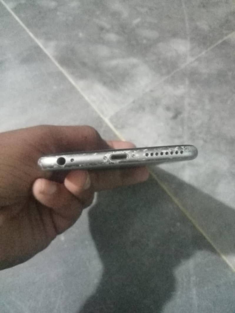 Apple iPhone 6S Plus 2