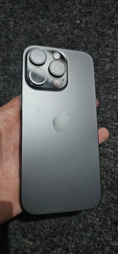Apple iPhone 16 Pro