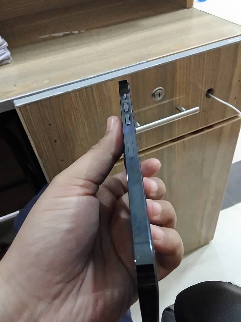 Apple iPhone 12 Pro Max 3