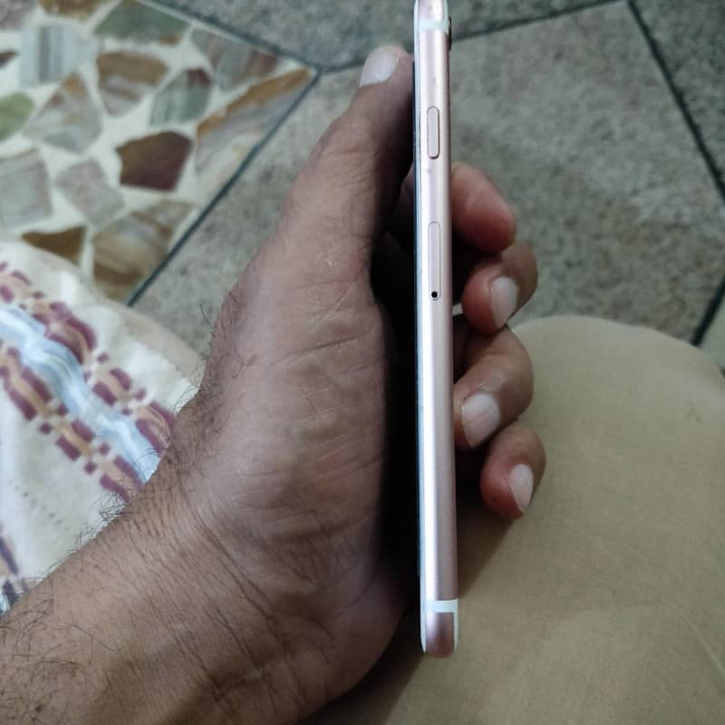 Apple iPhone 6S 4