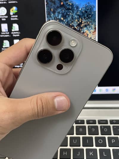 iPhone 15 Pro Max  JV