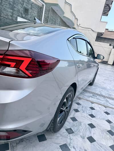 Hyundai Elantra 2021