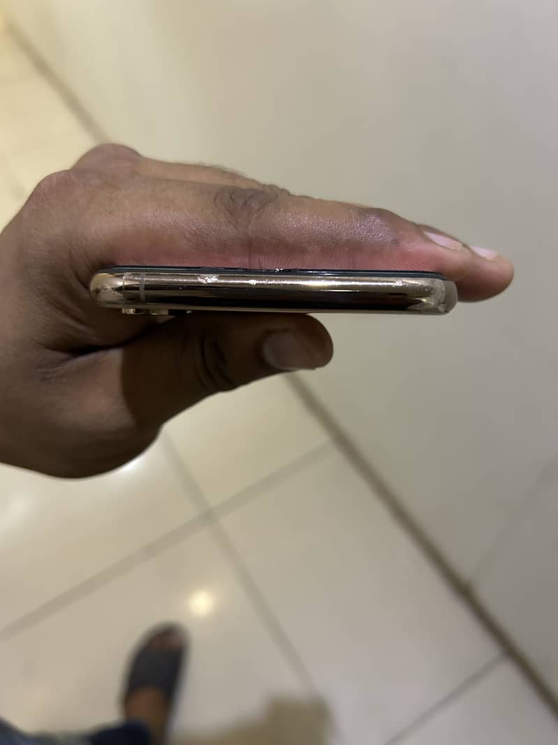 iPhone 3