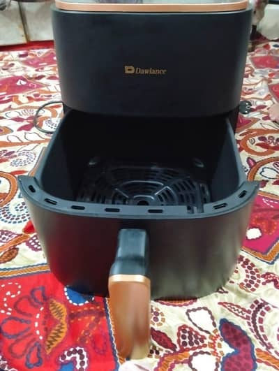 Dawlance Air Fryer DWAF 6322 D – Almost New  بالکل صاف