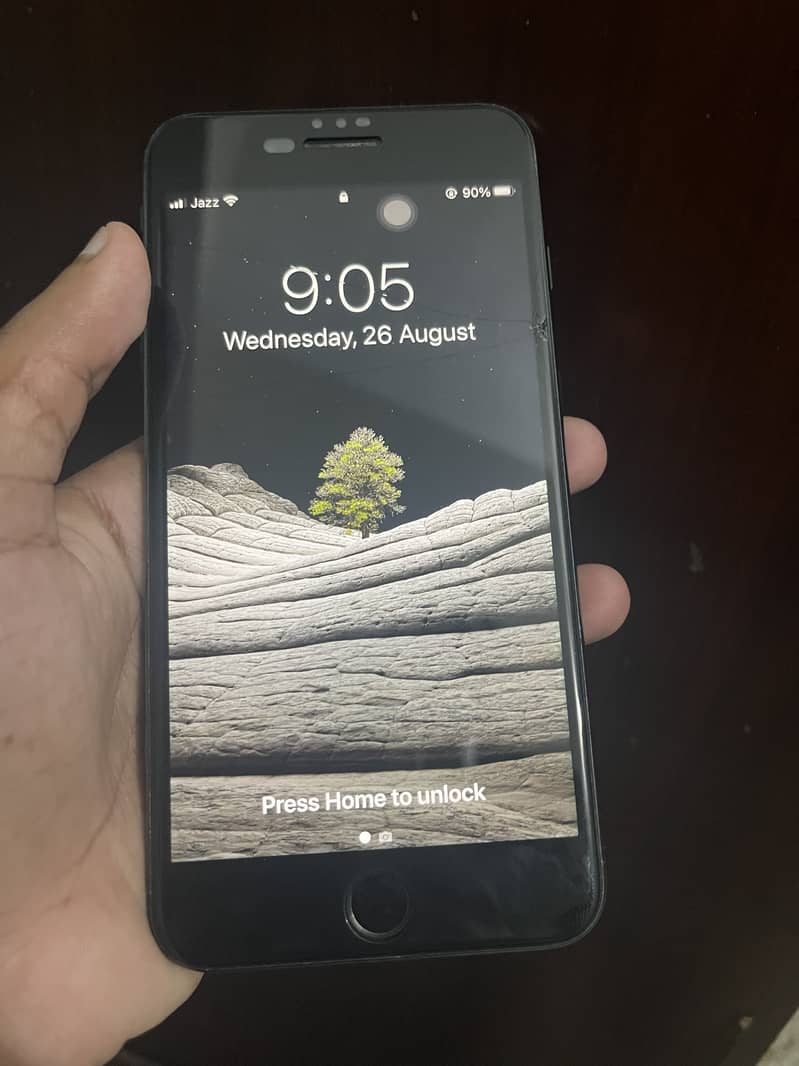 Apple iPhone 7 Plus 0