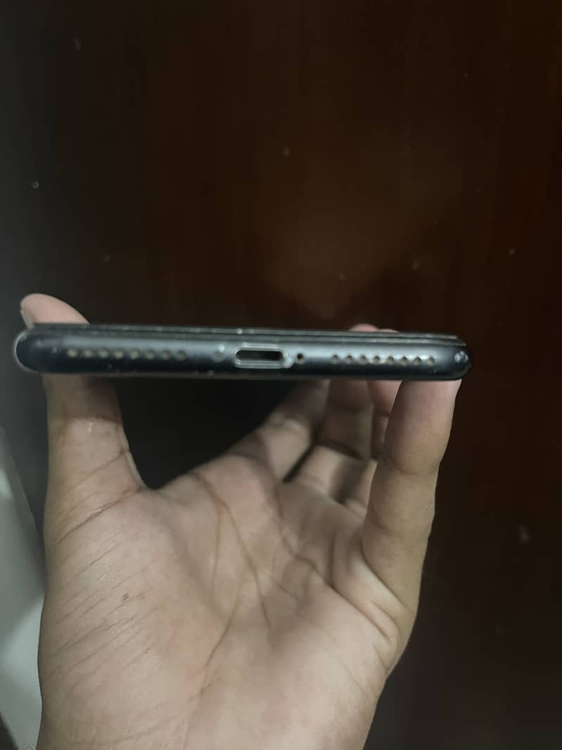 Apple iPhone 7 Plus 2