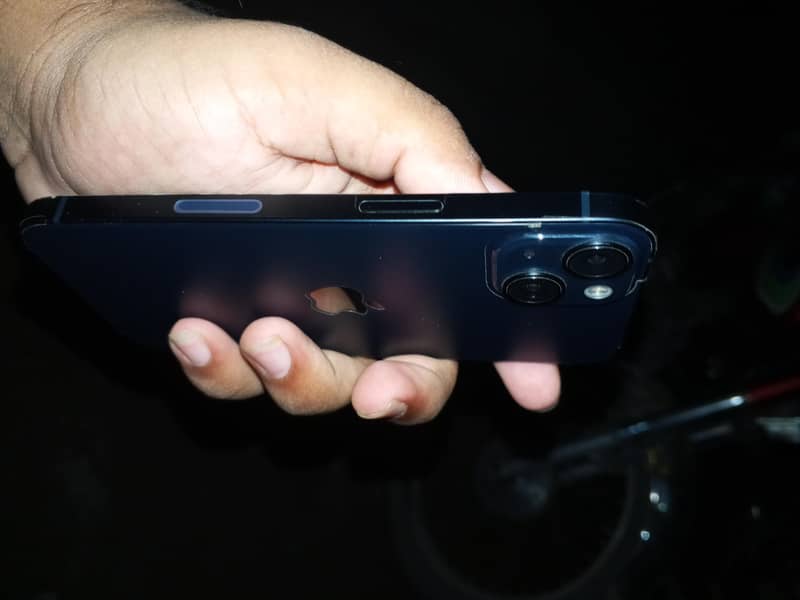 Apple iPhone 13 1