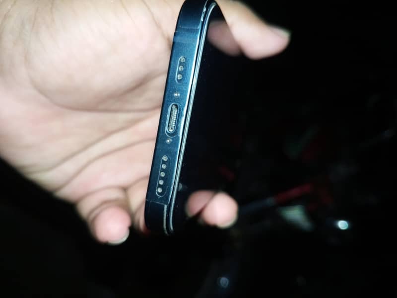 Apple iPhone 13 5
