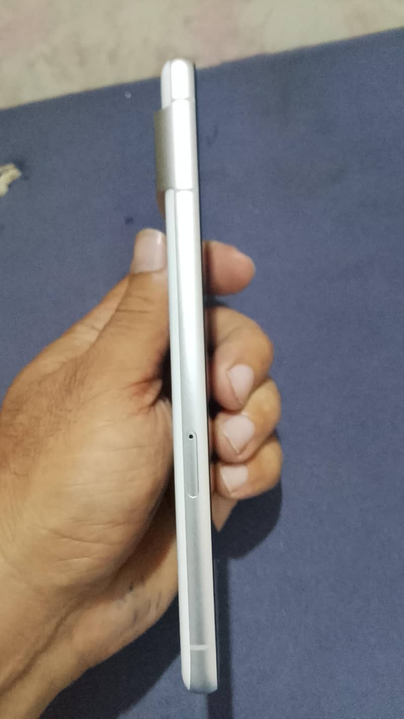 Google Pixel 7a 2