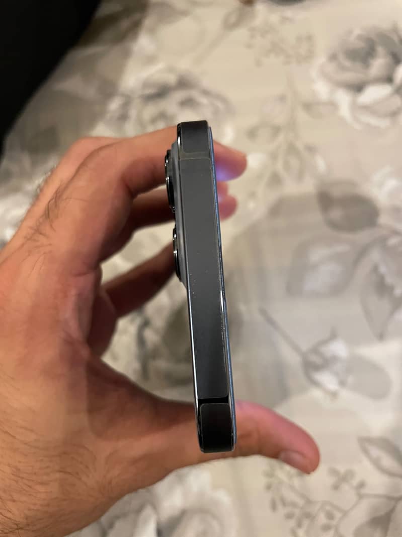 Apple iPhone 13 Pro Max 5