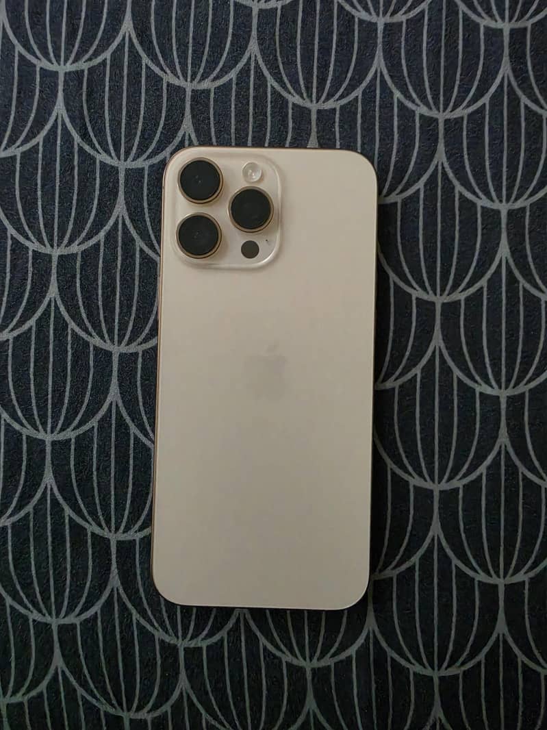Apple iPhone 16 Pro Max 0