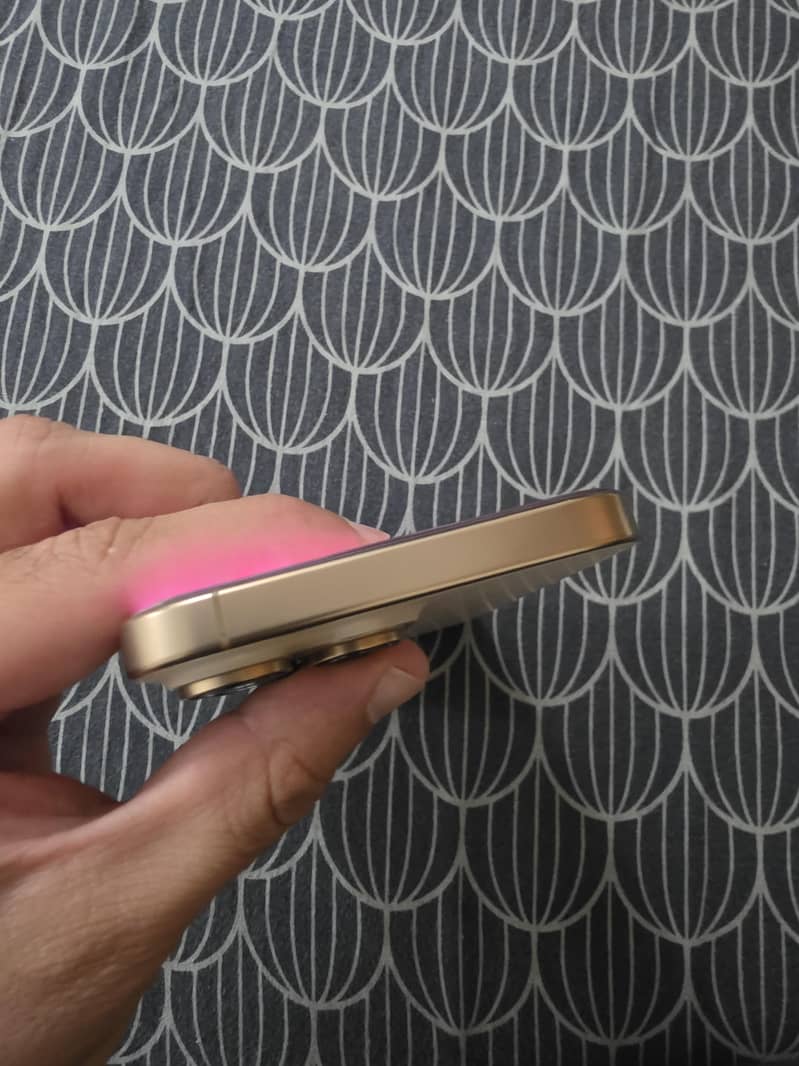 Apple iPhone 16 Pro Max 5