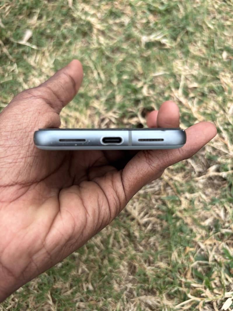 Google Pixel 8 2