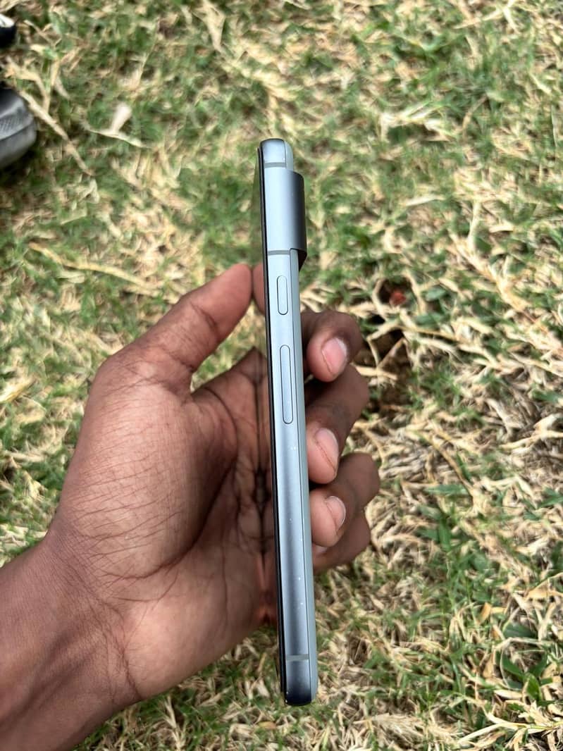 Google Pixel 8 5