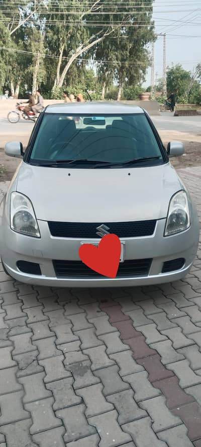 Suzuki swift Dlx 2018 model geniune condition family use car