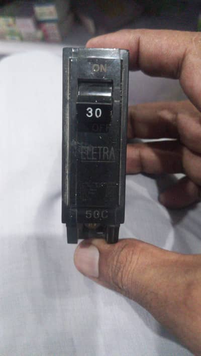circuit break 30A imported from Singapore  total quantity ((10))