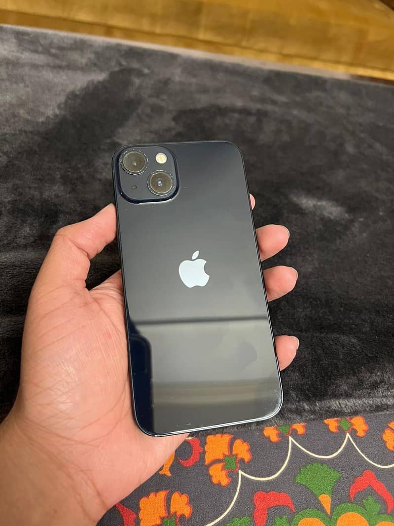 Apple iPhone 13 4