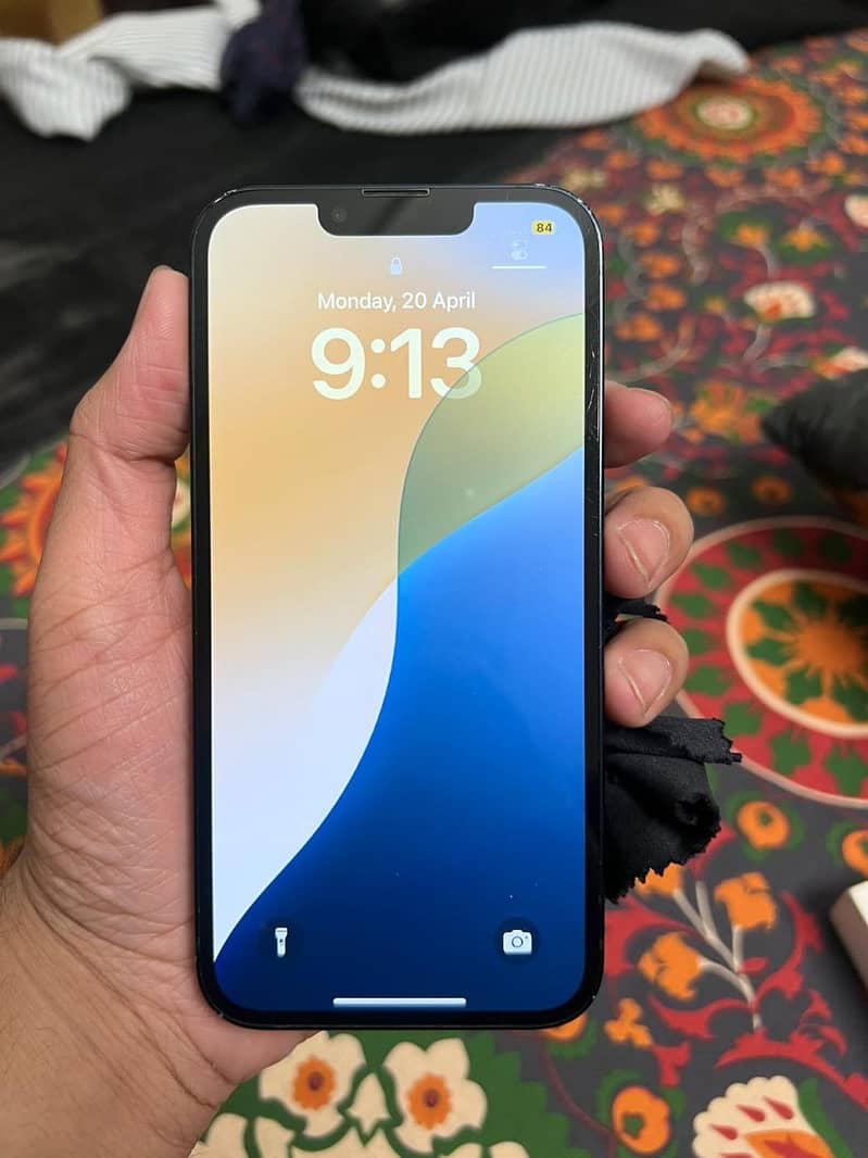 Apple iPhone 13 6