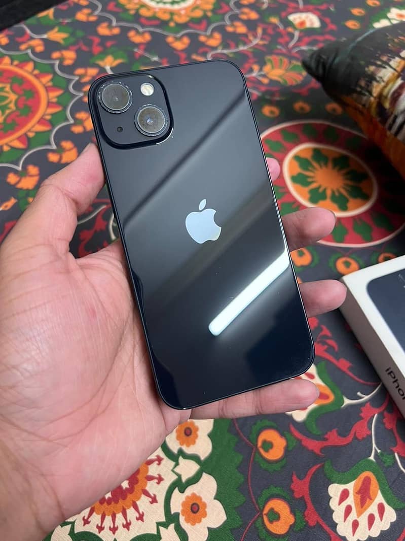 Apple iPhone 13 9