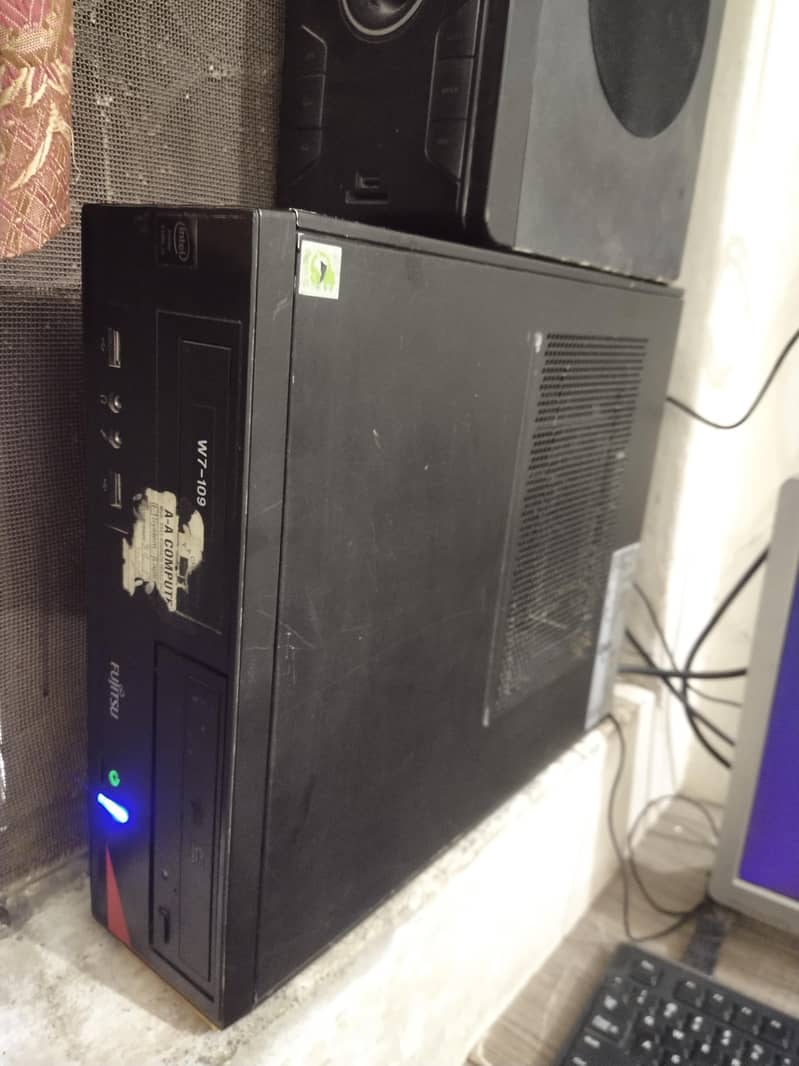 FUJITSU ESPRIMO E420 E85+ 0
