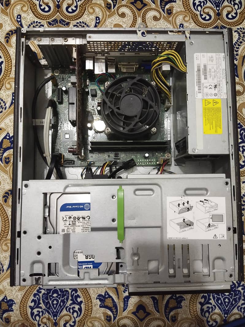 FUJITSU ESPRIMO E420 E85+ 1