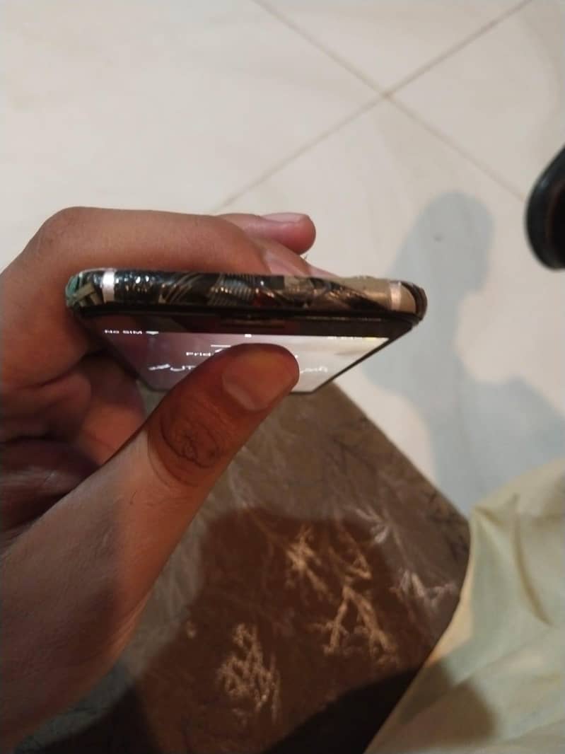 Apple iPhone 6S 4