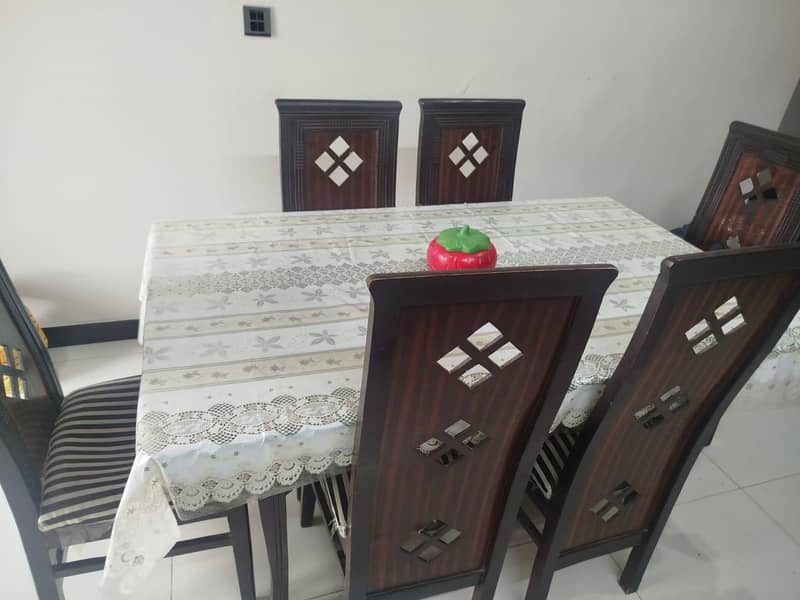 Dining Table with chairs 0