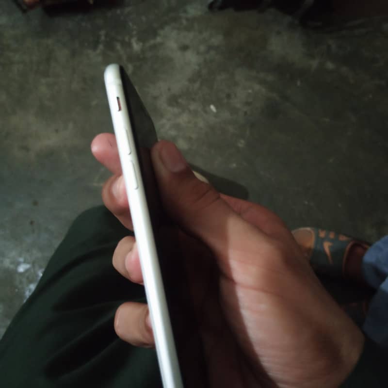 Apple iPhone SE 4
