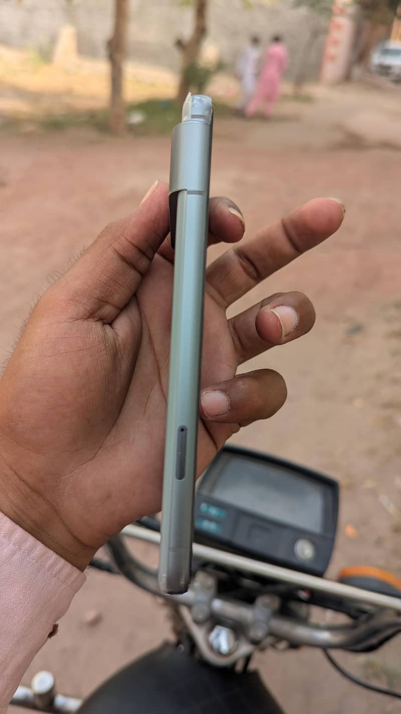 Google Pixel 8 2