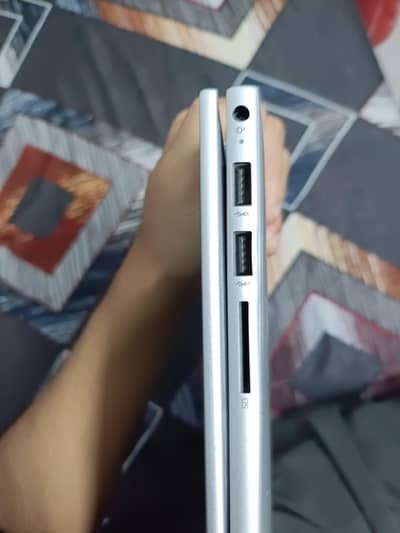 HP Envy core i7 11th gen 16/512 Ram