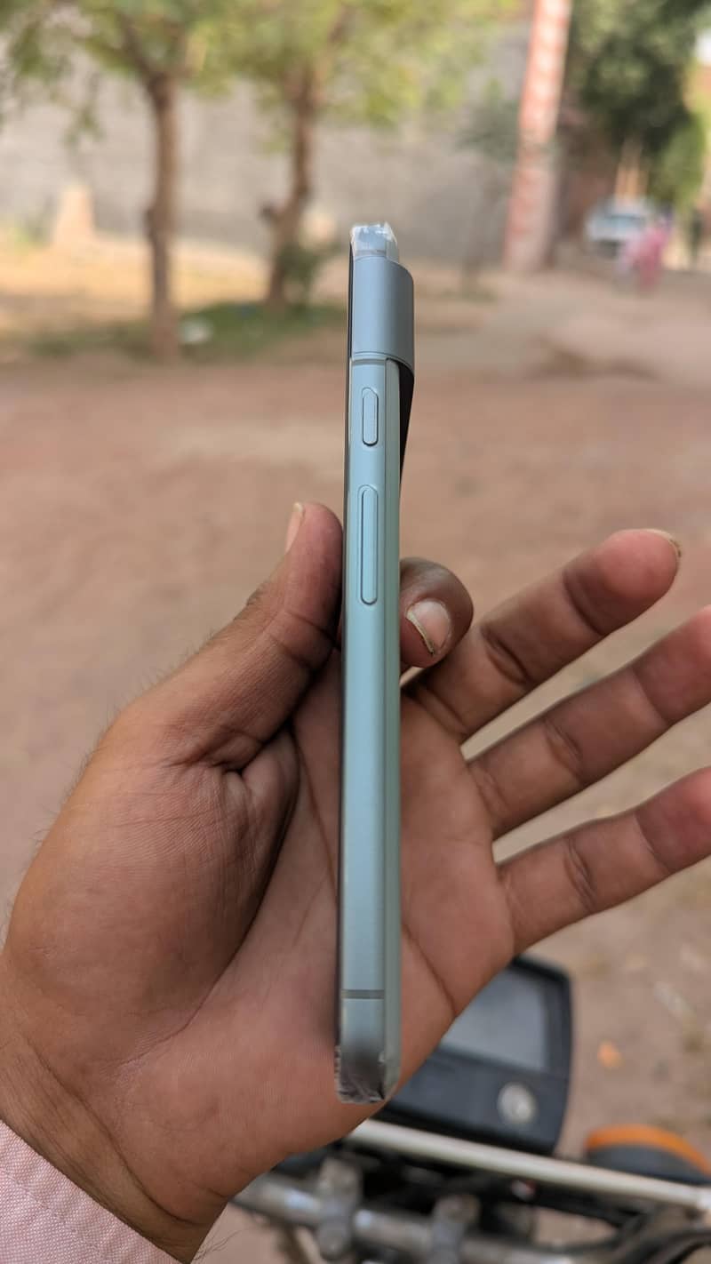 Google Pixel 8 5