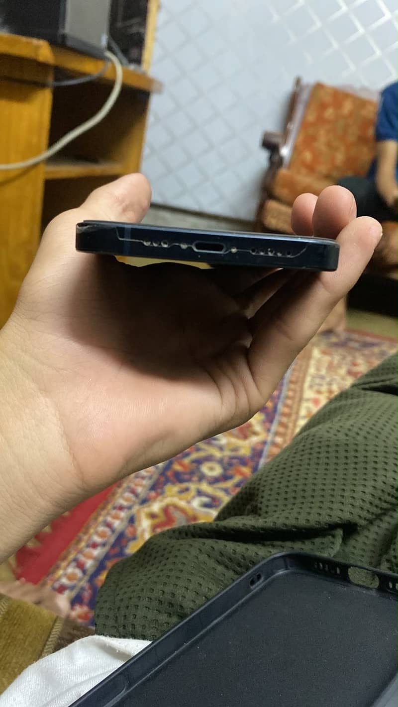 Apple iPhone 13 3