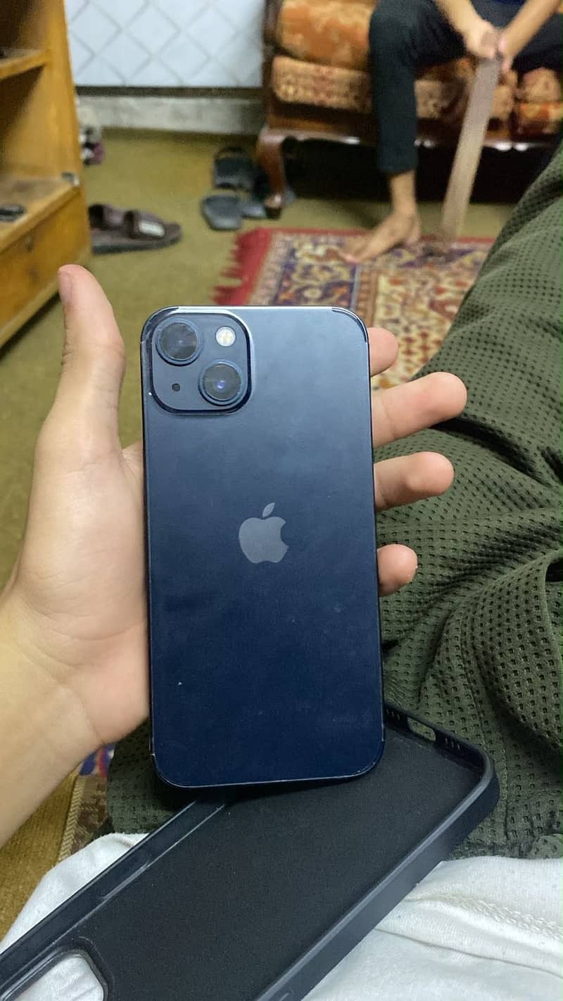 Apple iPhone 13 8