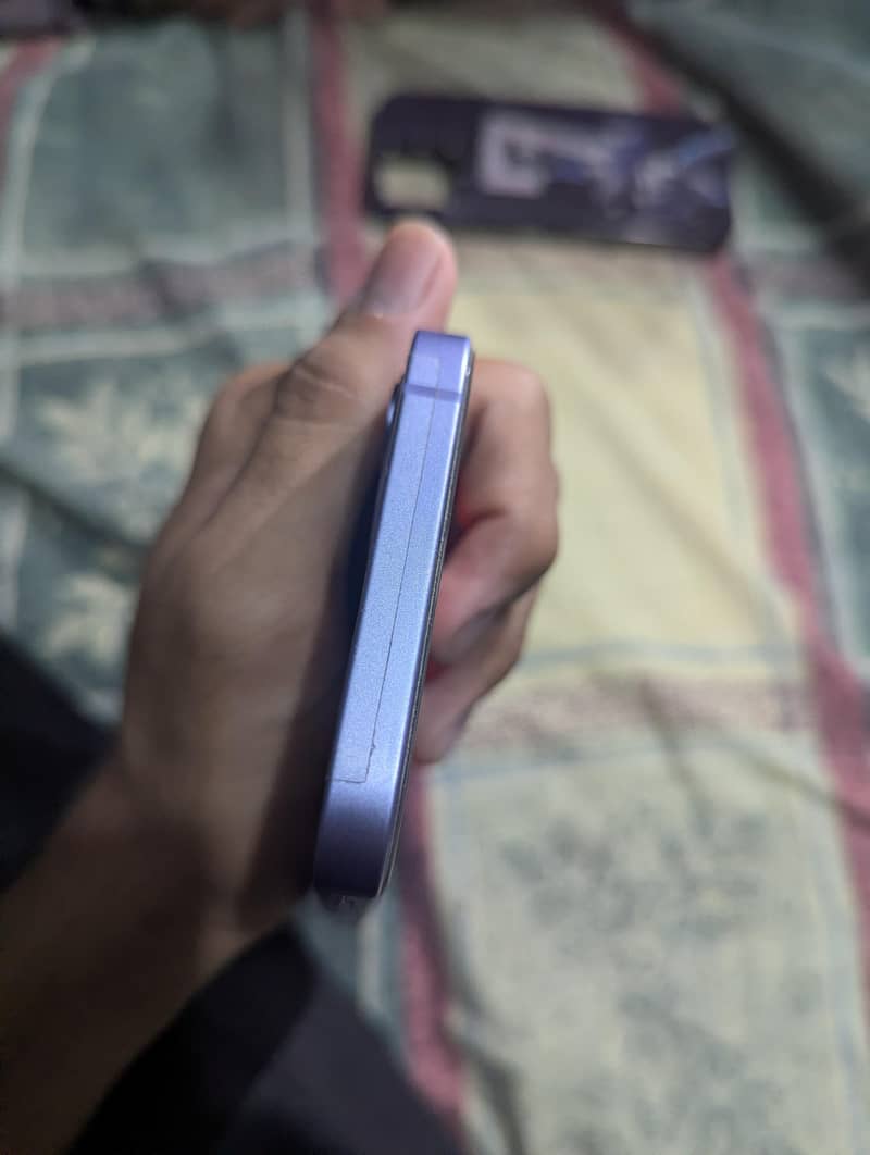 Apple iPhone 12 3