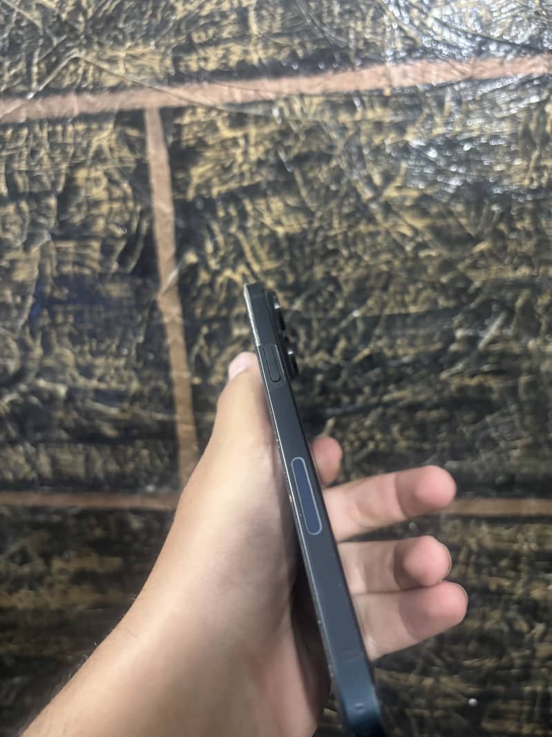 Apple iPhone 14 plus 3