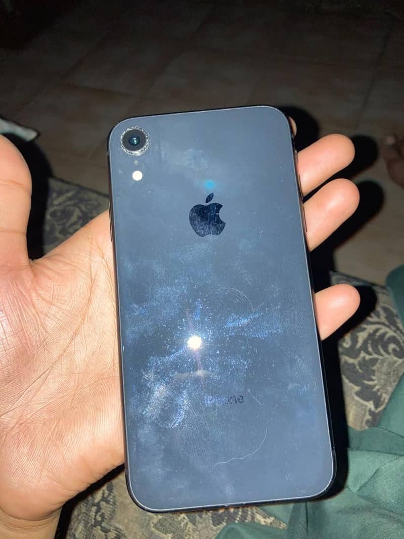 Apple iPhone XR 1