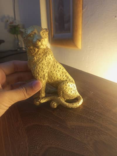 Decorative Gold Leopard Statue / Resin Wild Cat Ornament