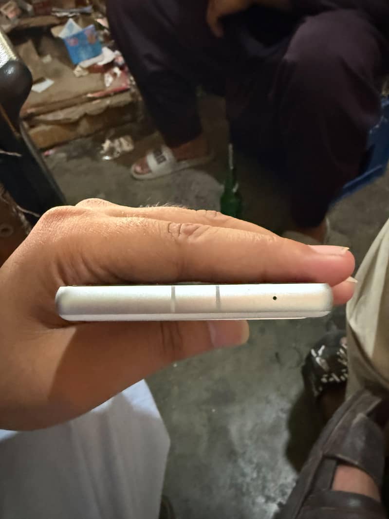 Google Pixel 7a 4