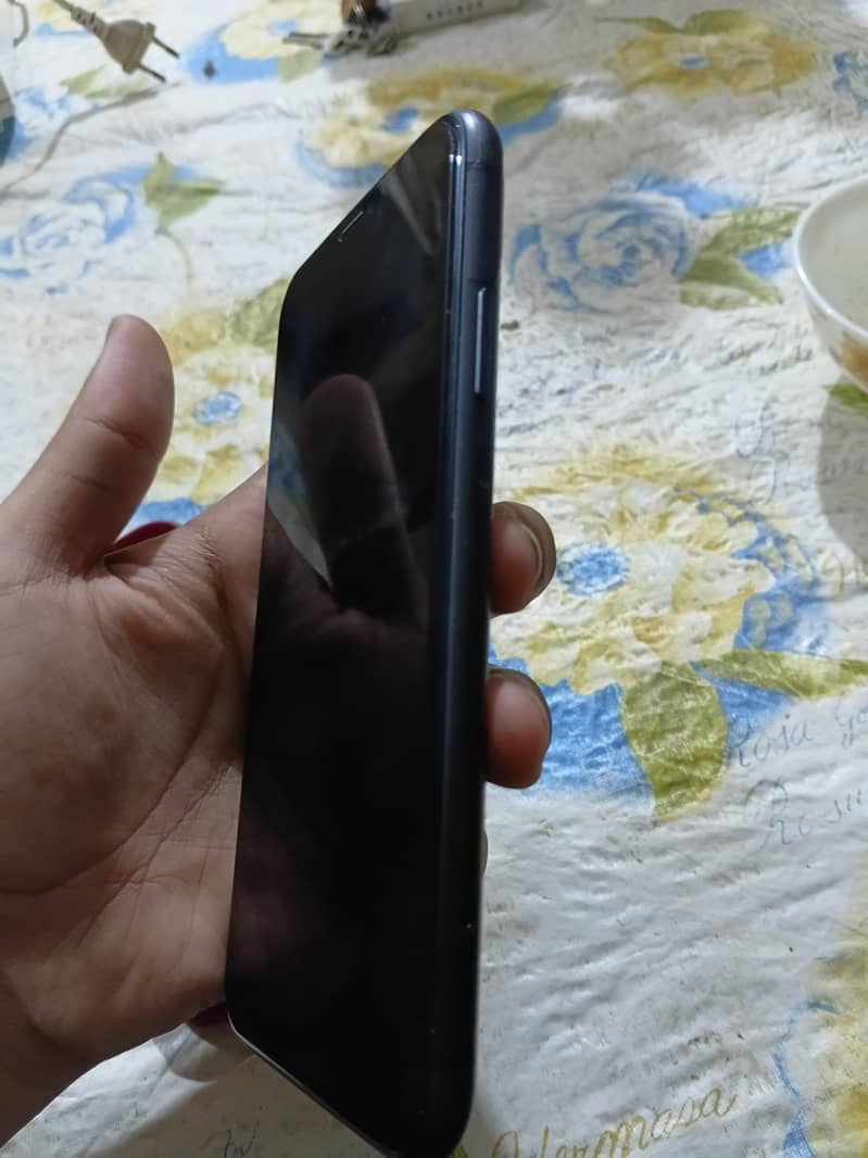 Apple iPhone 11 2
