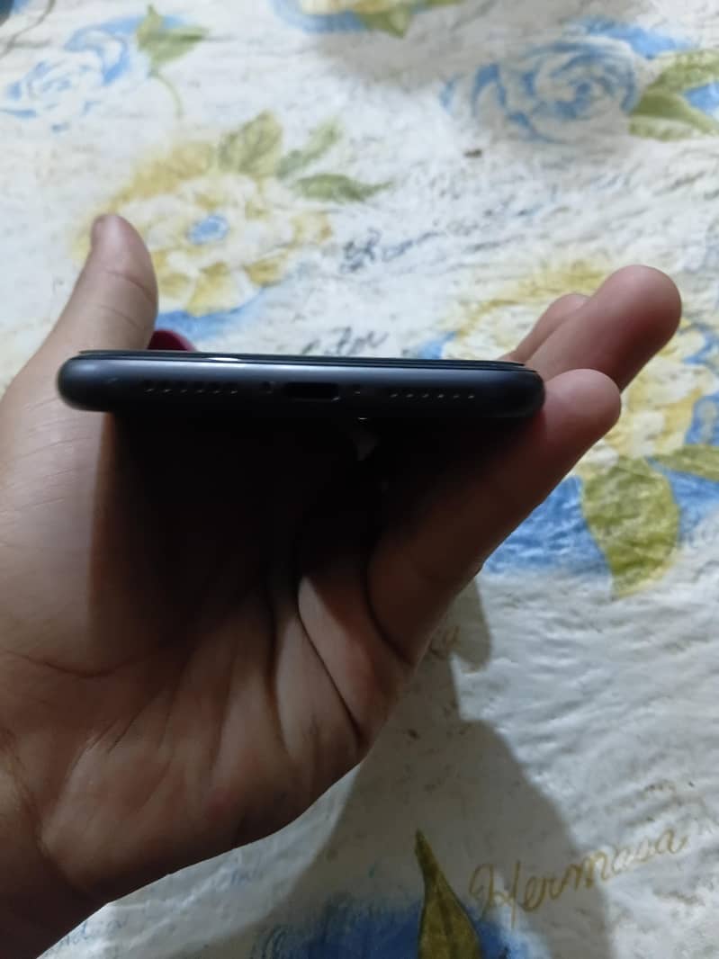 Apple iPhone 11 6